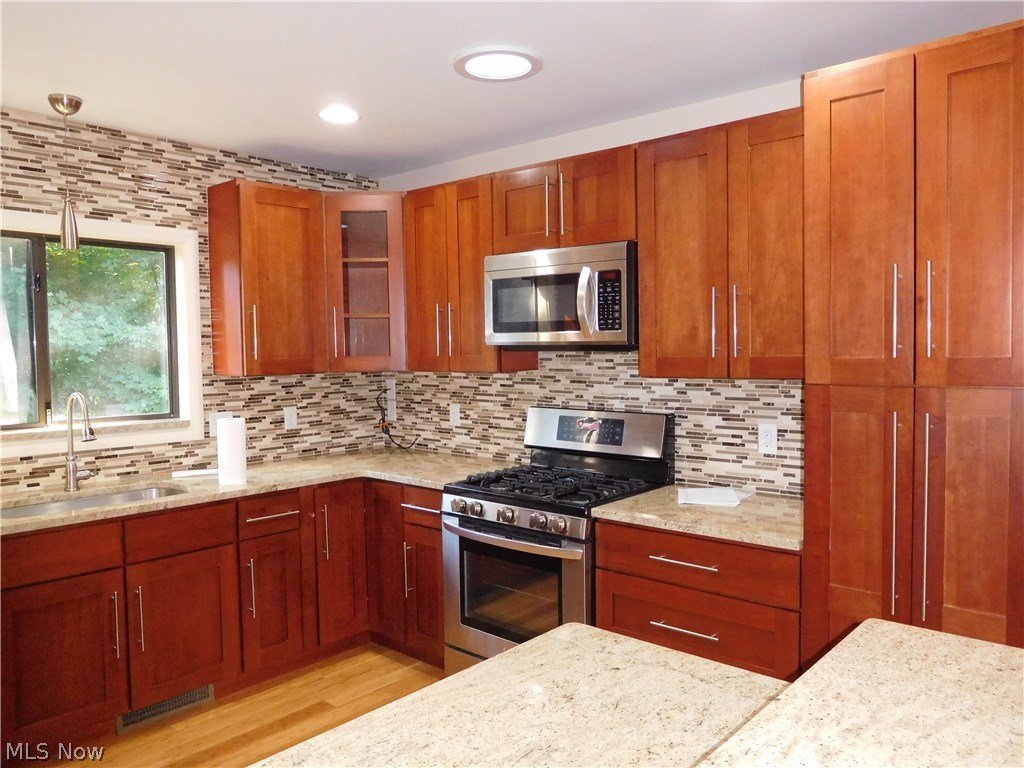 171 Granger Road, Unit 151 Medina, OH 44256 - Photo 7 of 11 Gallery Image 7