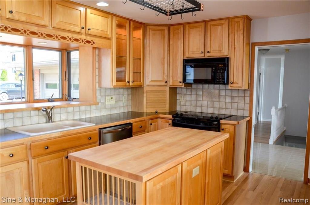 620 North Riverside Avenue St. Clair, MI 48079 - Photo 24 of 53