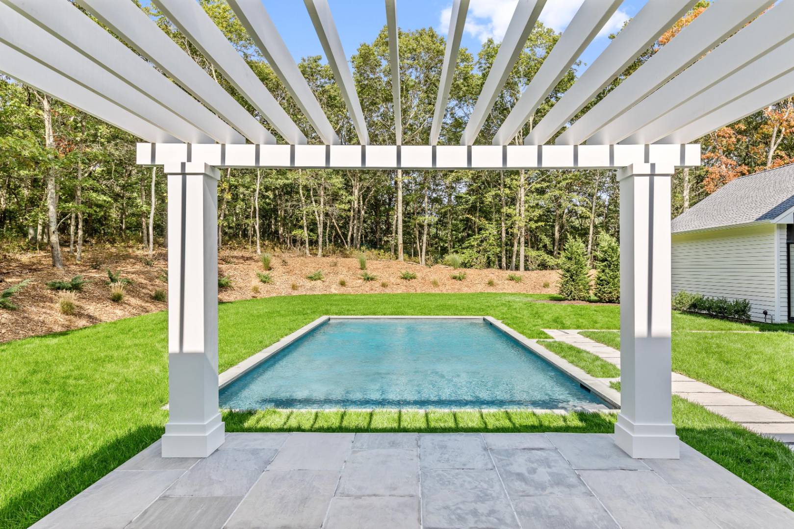 1071 North Sea Road Southampton, NY 11968 - Photo 4 of 5