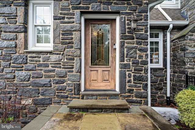 $1,400 | 2 Greystone Circle, Unit 3, Newtown Square, PA 19073