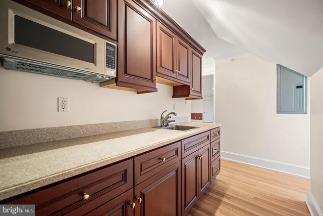 $1,400 | 2 Greystone Circle, Unit 3, Newtown Square, PA 19073