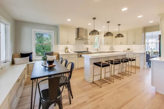 $974,900 | 2408 Cumberland Circle, Long Grove, IL 60047