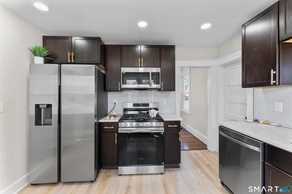 $339,000 | 30 Oakwood Street, East Hartford, CT 06108