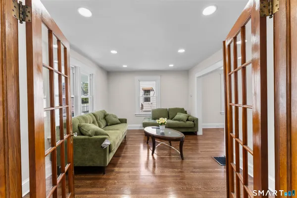 $339,000 | 30 Oakwood Street, East Hartford, CT 06108