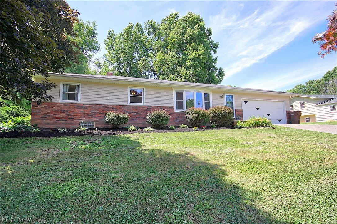 346 Center Road Akron, OH 44319 - Photo 1 of 29
