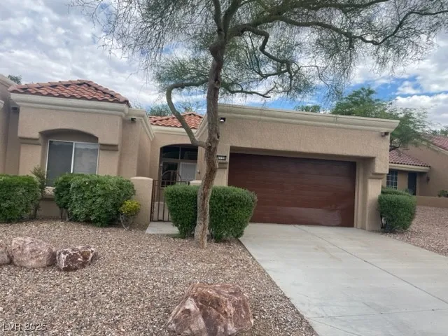 $1,795 | 2756 Desert Crystal Drive, Las Vegas, NV 89134