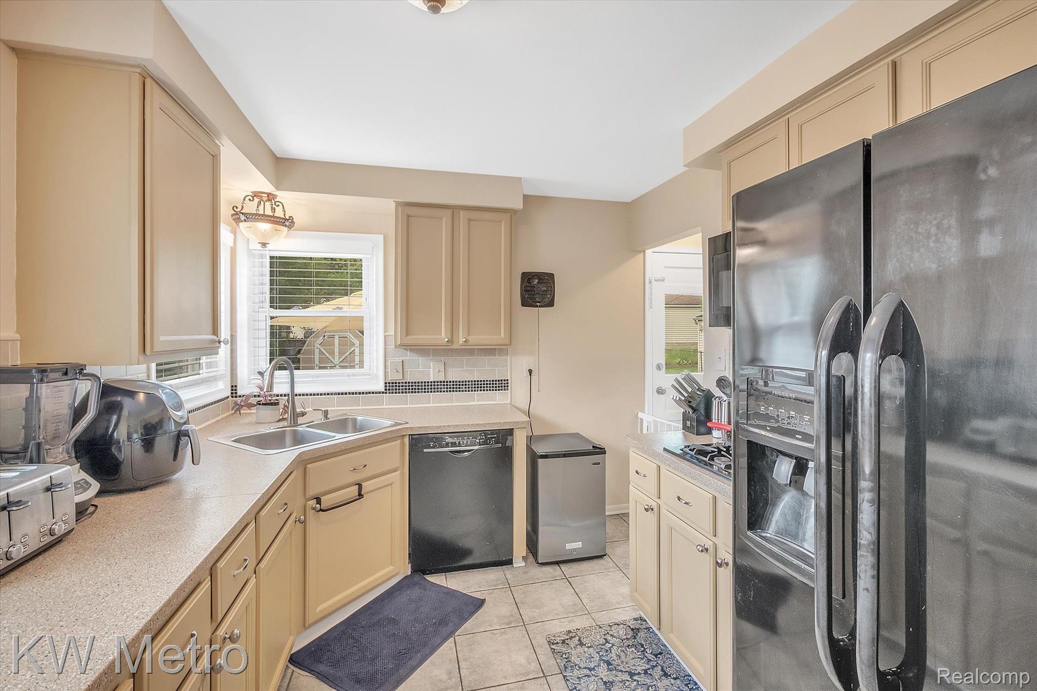 31833 Marblehead Road Farmington, MI 48336 - Photo 13 of 35 Gallery Image 13