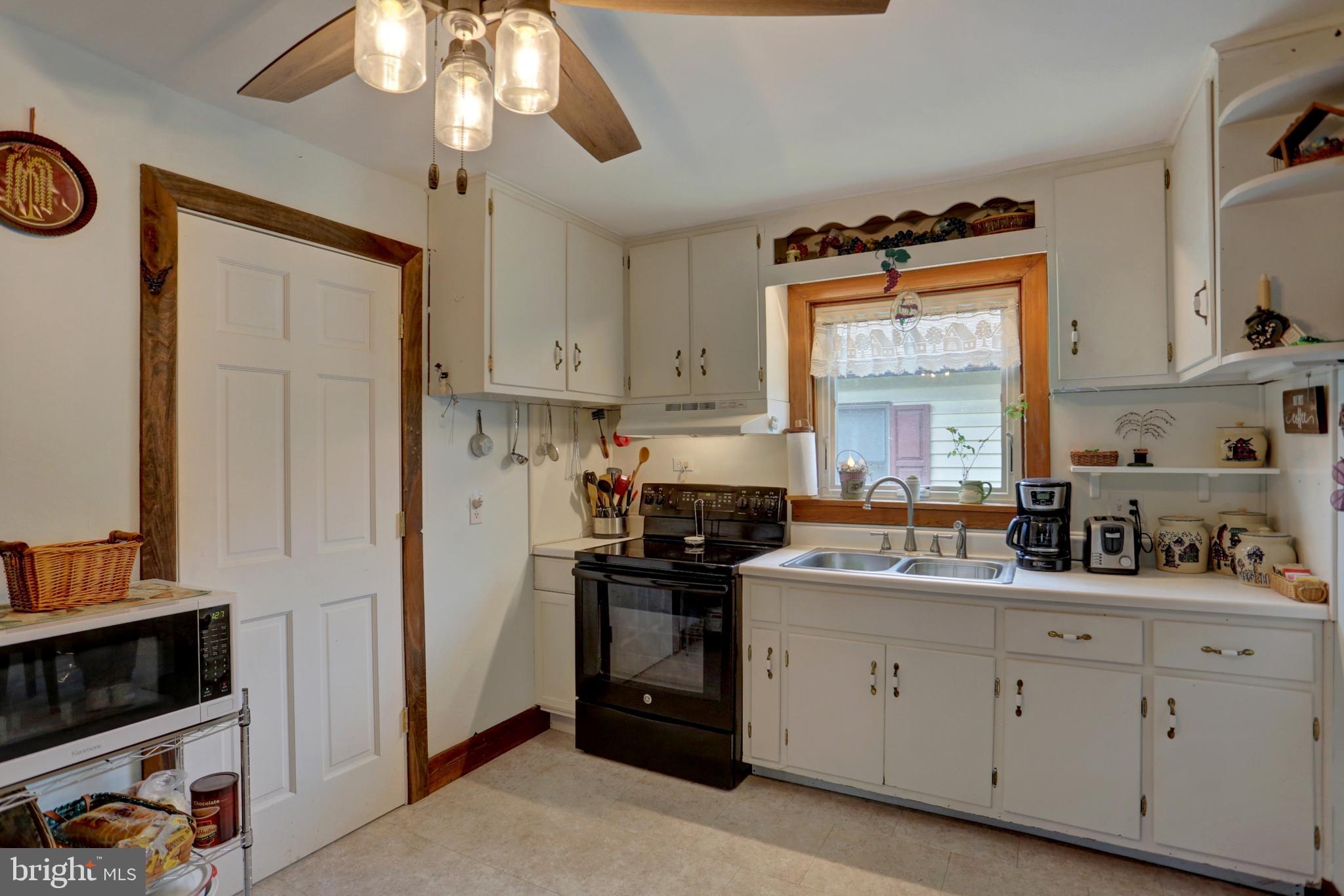 2047 West Trindle Road Carlisle, PA 17013 - Photo 11 of 25 Gallery Image 11