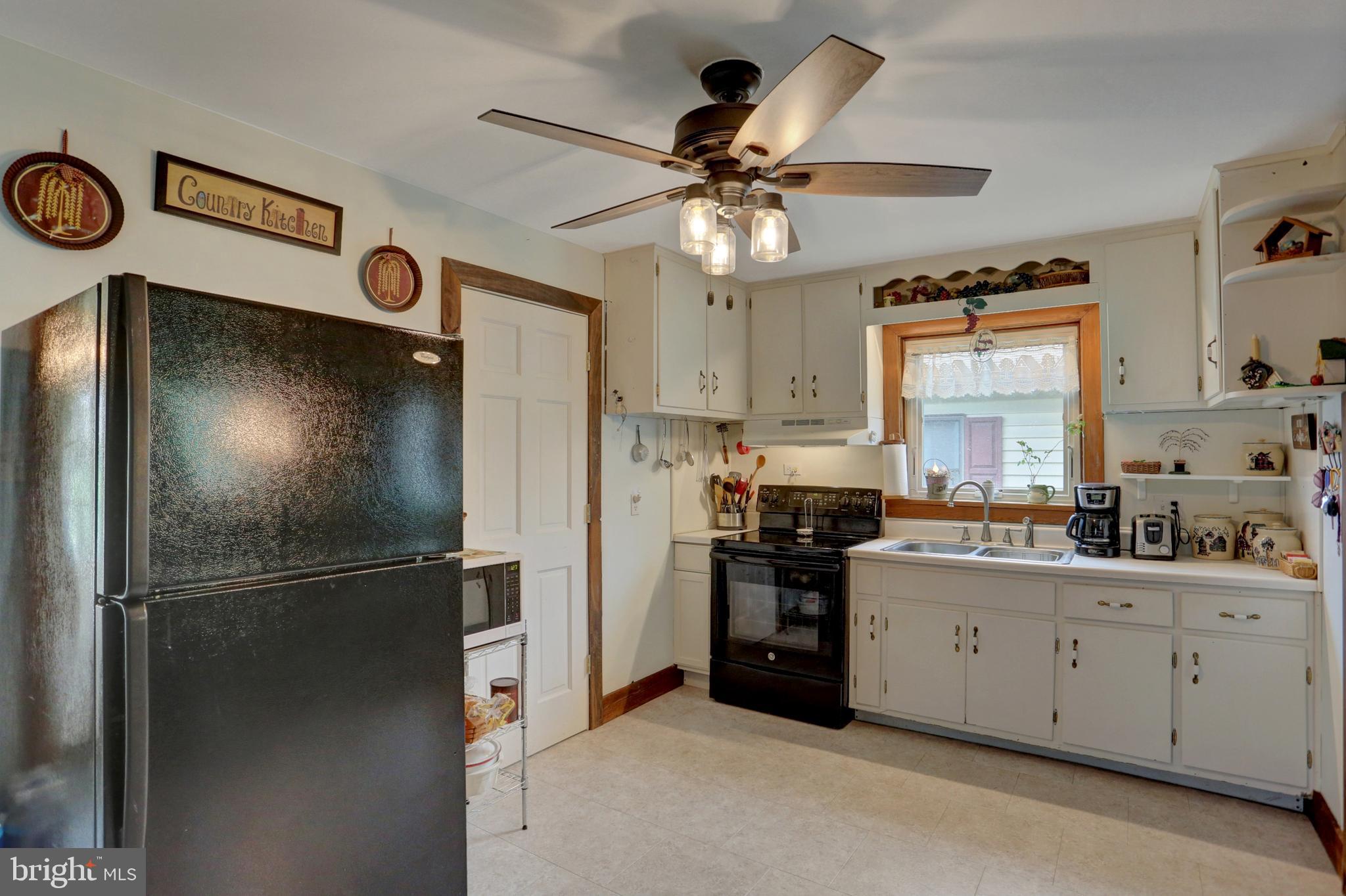 2047 West Trindle Road Carlisle, PA 17013 - Photo 10 of 25 Gallery Image 10