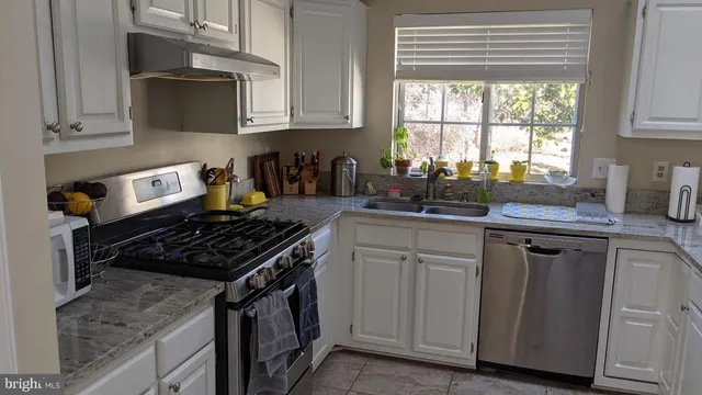 $3,200 | 407 Deer Path Avenue Southwest, Leesburg, VA 20175