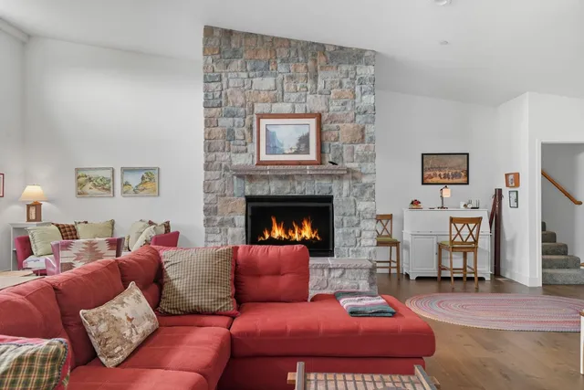 $720,000 | 9166 Lakeside Drive, Mountain Ranch, CA 95246