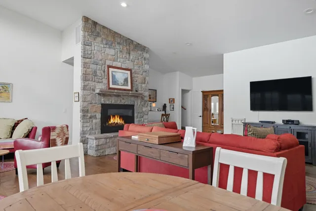 $720,000 | 9166 Lakeside Drive, Mountain Ranch, CA 95246