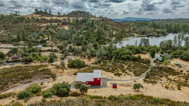 $720,000 | 9166 Lakeside Drive, Mountain Ranch, CA 95246