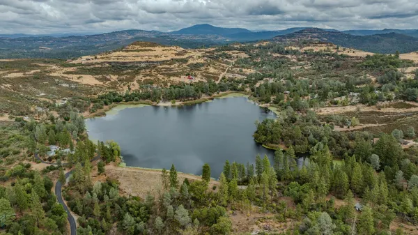 $669,900 | 9166 Lakeside Drive, Mountain Ranch, CA 95246