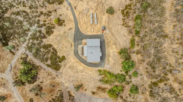 $669,900 | 9166 Lakeside Drive, Mountain Ranch, CA 95246