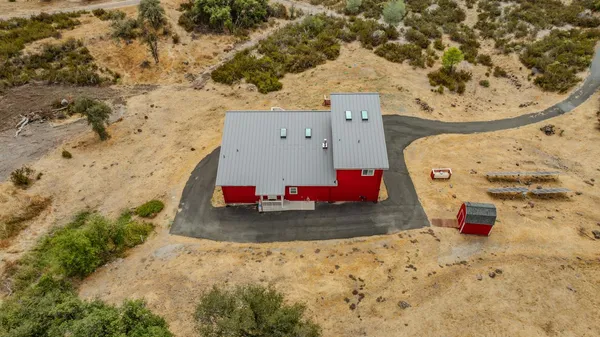 $669,900 | 9166 Lakeside Drive, Mountain Ranch, CA 95246