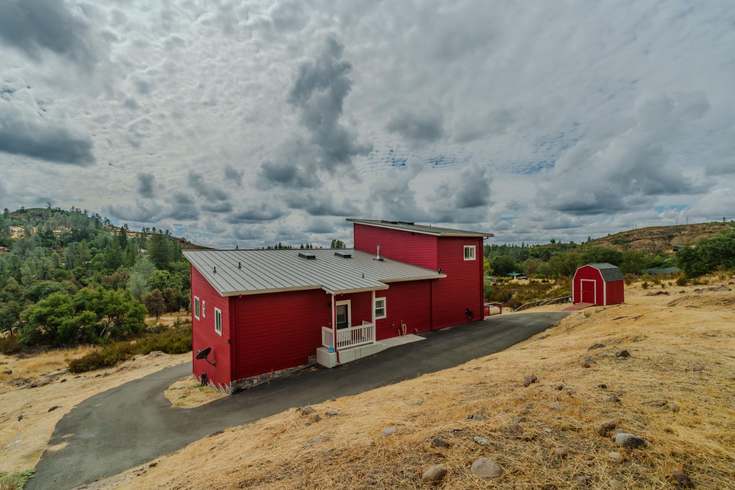 9166 Lakeside Drive Mountain Ranch, CA 95246 - Photo 10 of 79