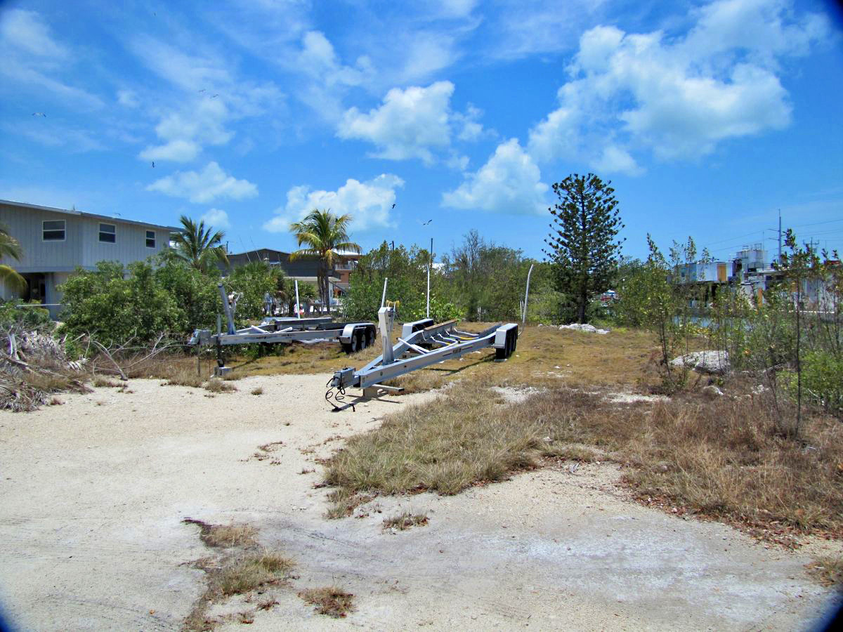 0 Elva Road Tavernier, FL 33070 - Photo 15 of 15 Front View of Lot