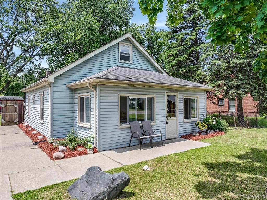10997 Stark Road Livonia, MI 48150 - Photo 5 of 33 Gallery Image 5