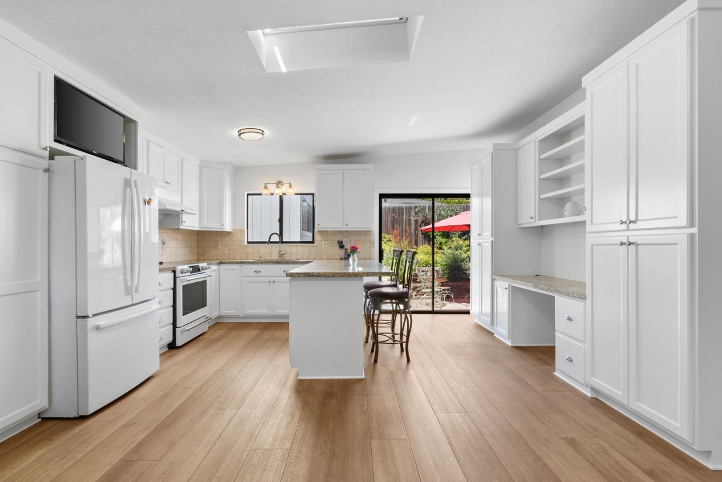 1881 Cox Road Aptos, CA 95003 - Photo 12 of 54 Gallery Image 12