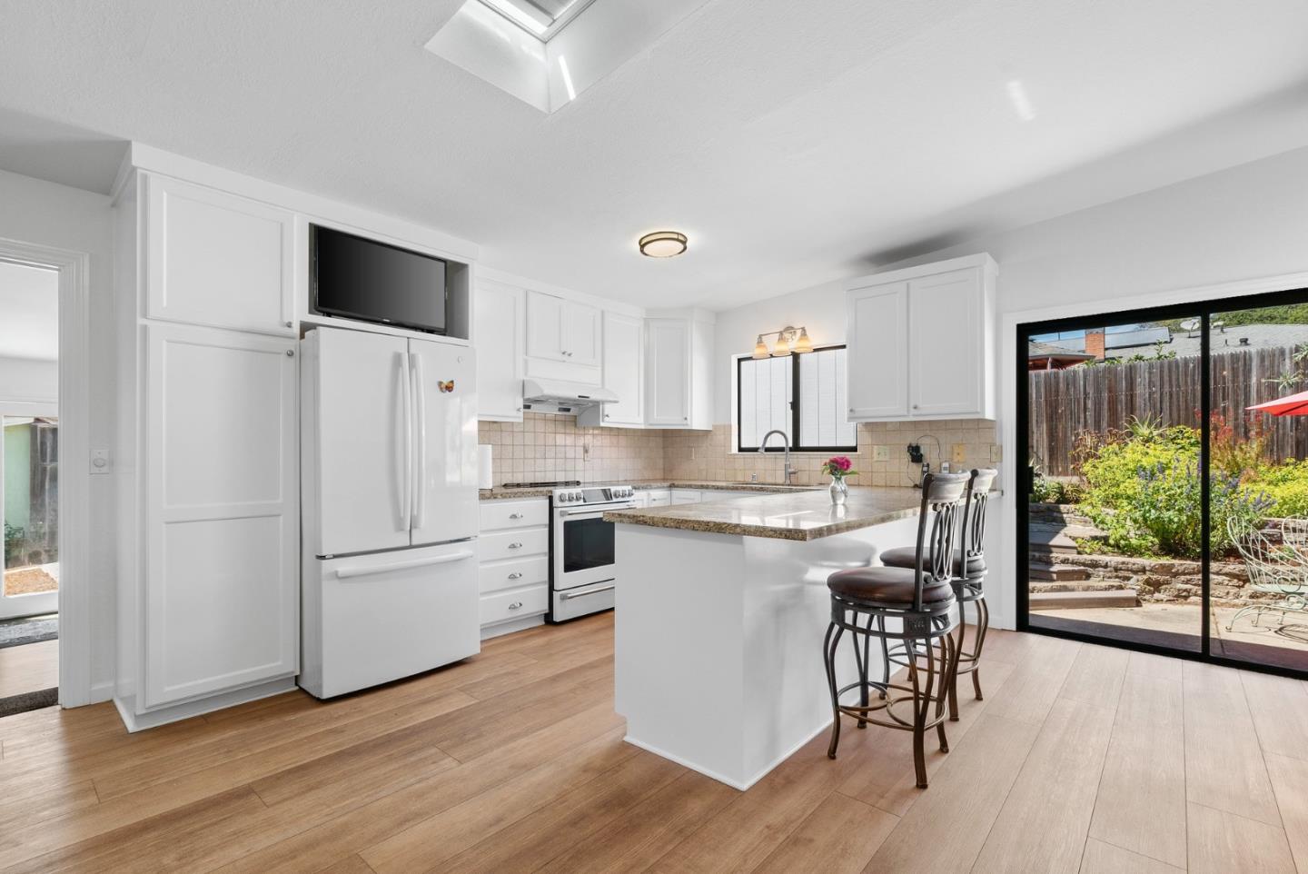 1881 Cox Road Aptos, CA 95003 - Photo 13 of 54 Gallery Image 13