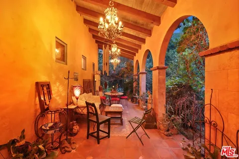 $1,999,000 | 754 Basin Drive, Topanga, CA 90290
