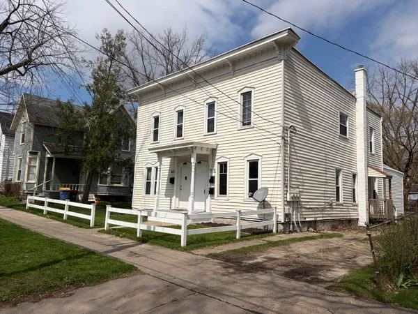$374,900 | 819 10th Street Northwest, Grand Rapids, MI 49504