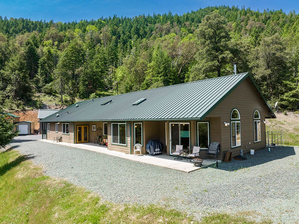 1036 Winona Road Grants Pass, OR 97526 - Photo 1 of 47 1