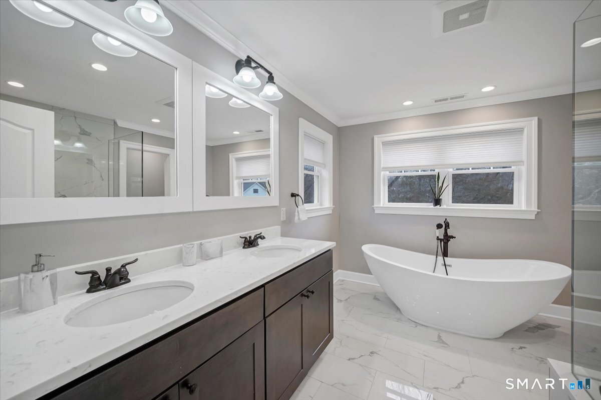1049 Stillwater Road Stamford, CT 06902 - Photo 14 of 32