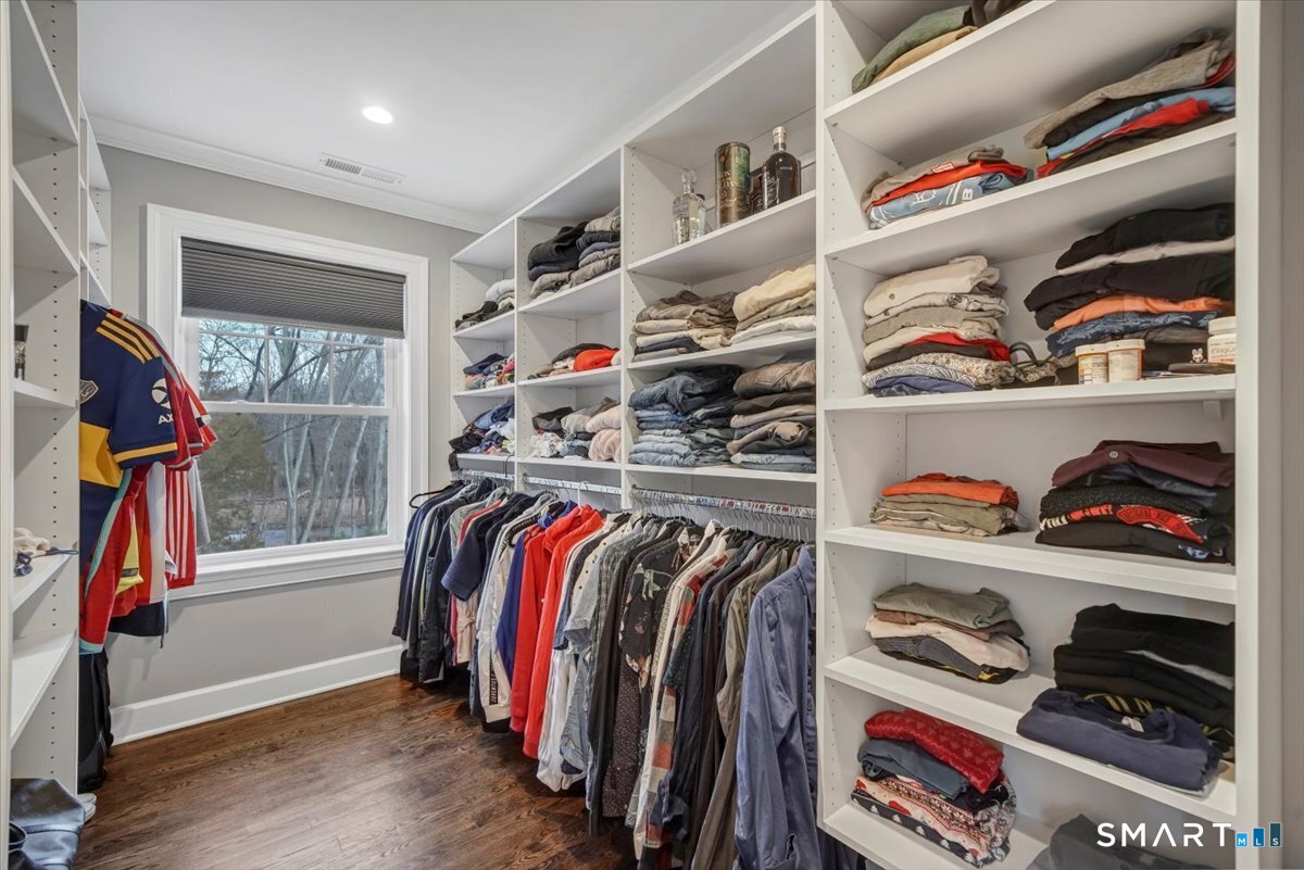 1049 Stillwater Road Stamford, CT 06902 - Photo 16 of 32
