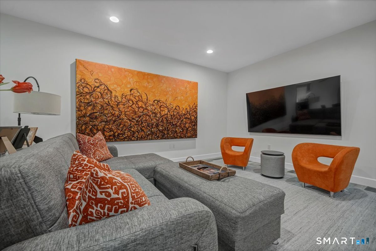 1049 Stillwater Road Stamford, CT 06902 - Photo 24 of 32