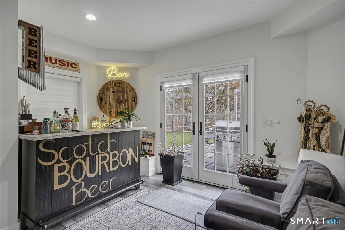 1049 Stillwater Road Stamford, CT 06902 - Photo 26 of 32