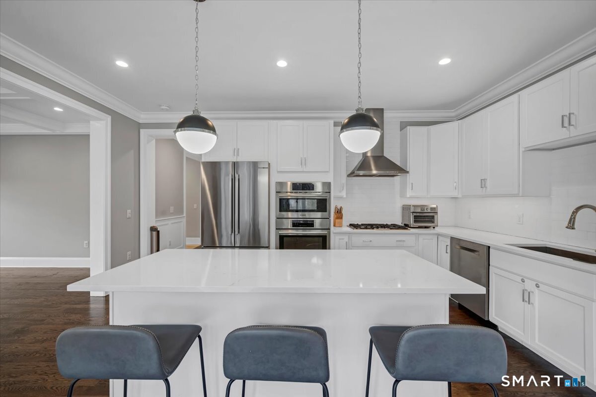 1049 Stillwater Road Stamford, CT 06902 - Photo 6 of 32
