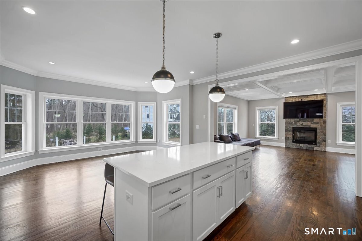 1049 Stillwater Road Stamford, CT 06902 - Photo 7 of 32