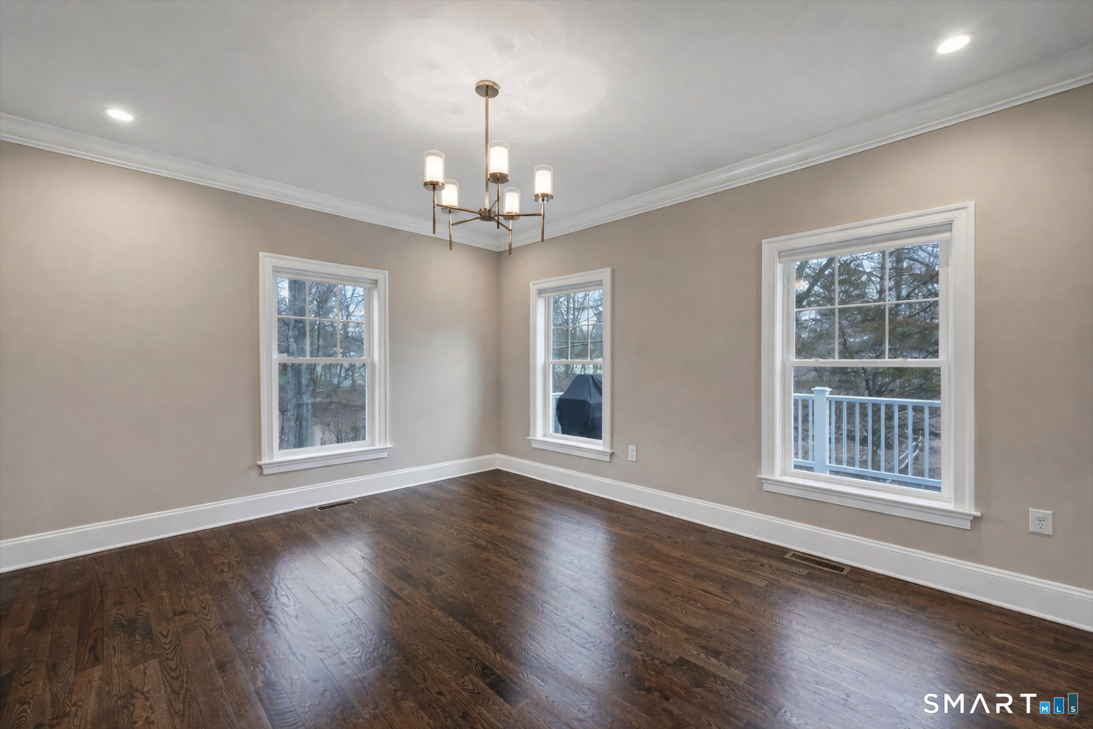 1049 Stillwater Road Stamford, CT 06902 - Photo 8 of 32
