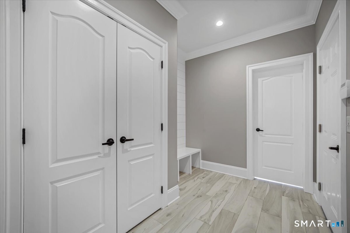 1049 Stillwater Road Stamford, CT 06902 - Photo 10 of 32