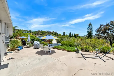 $1,900,000 | 2550 Aster Street, San Diego, CA 92109