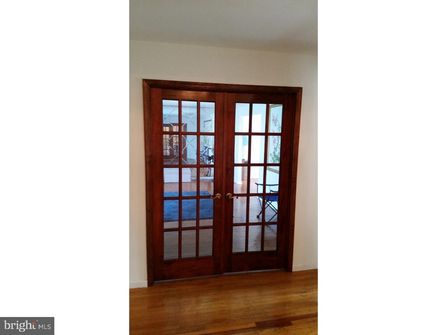204 Cardinal Road Edgewater Park, NJ 08010 - Photo 3 of 9