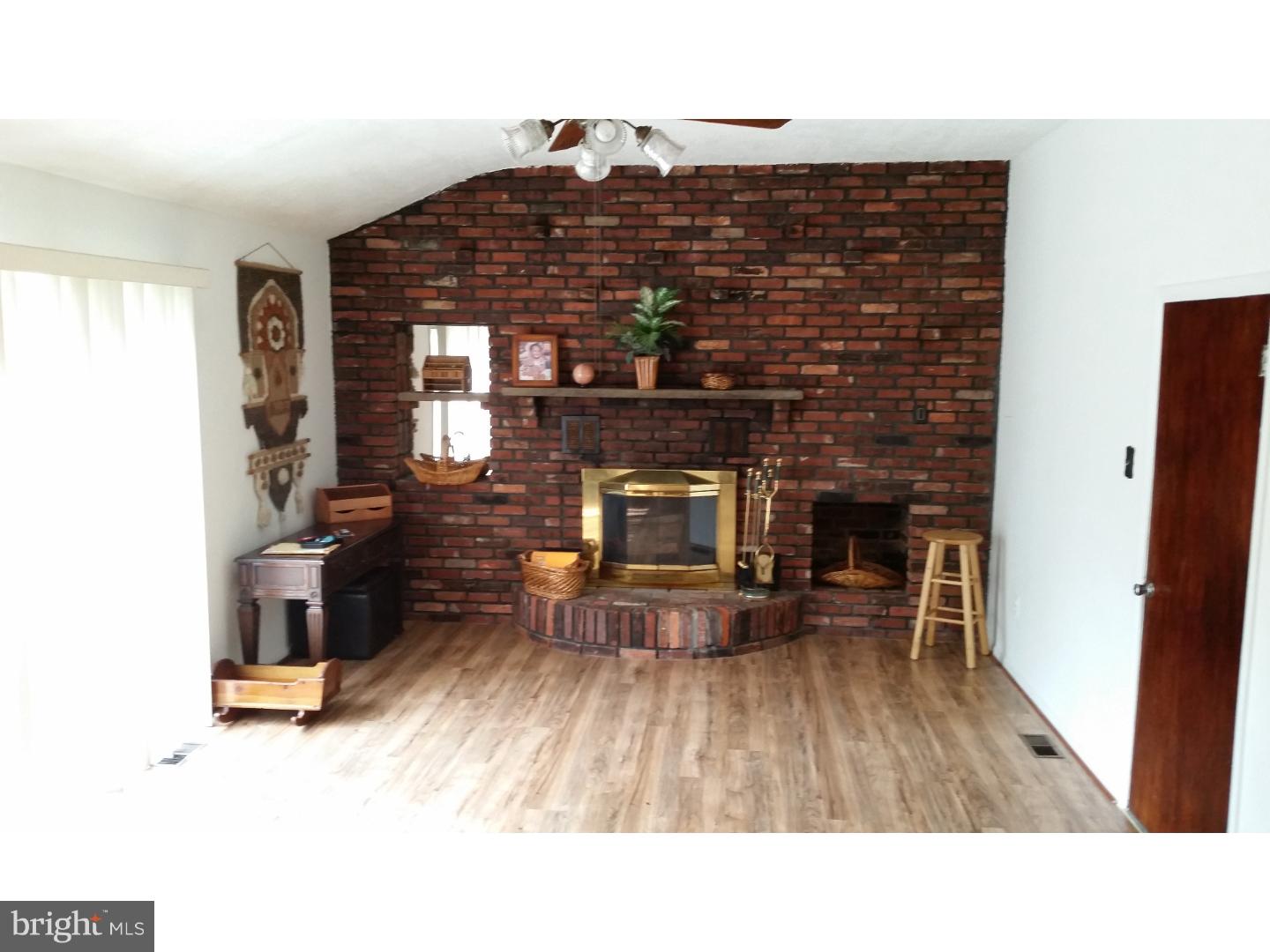 204 Cardinal Road Edgewater Park, NJ 08010 - Photo 5 of 9