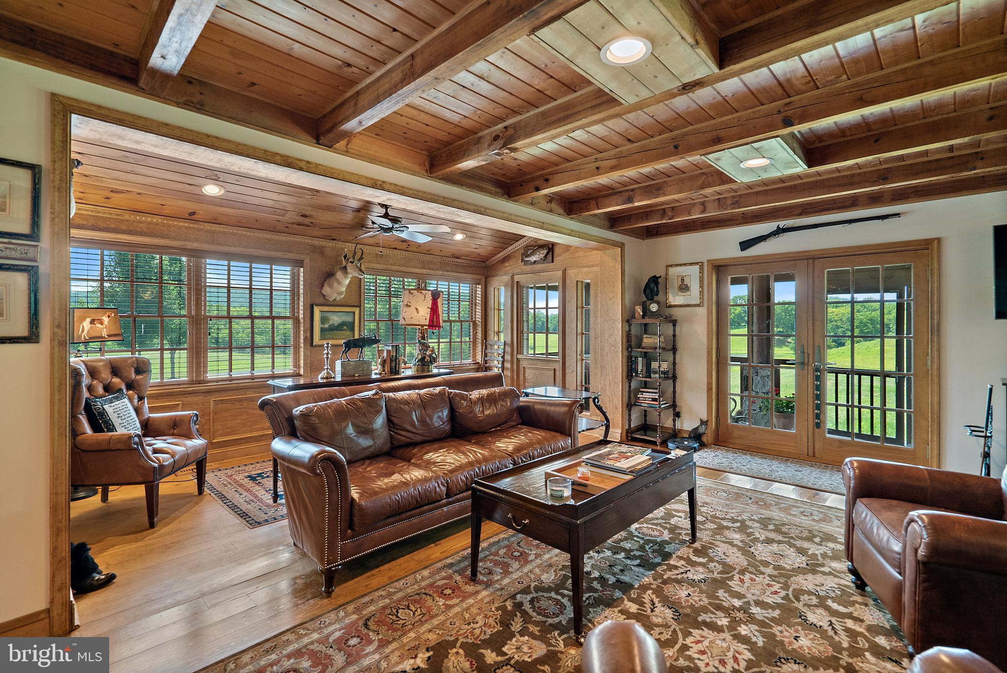 6389 Coon Tree Road The Plains, VA 20198 - Photo 8 of 65 Comfortable Living Room