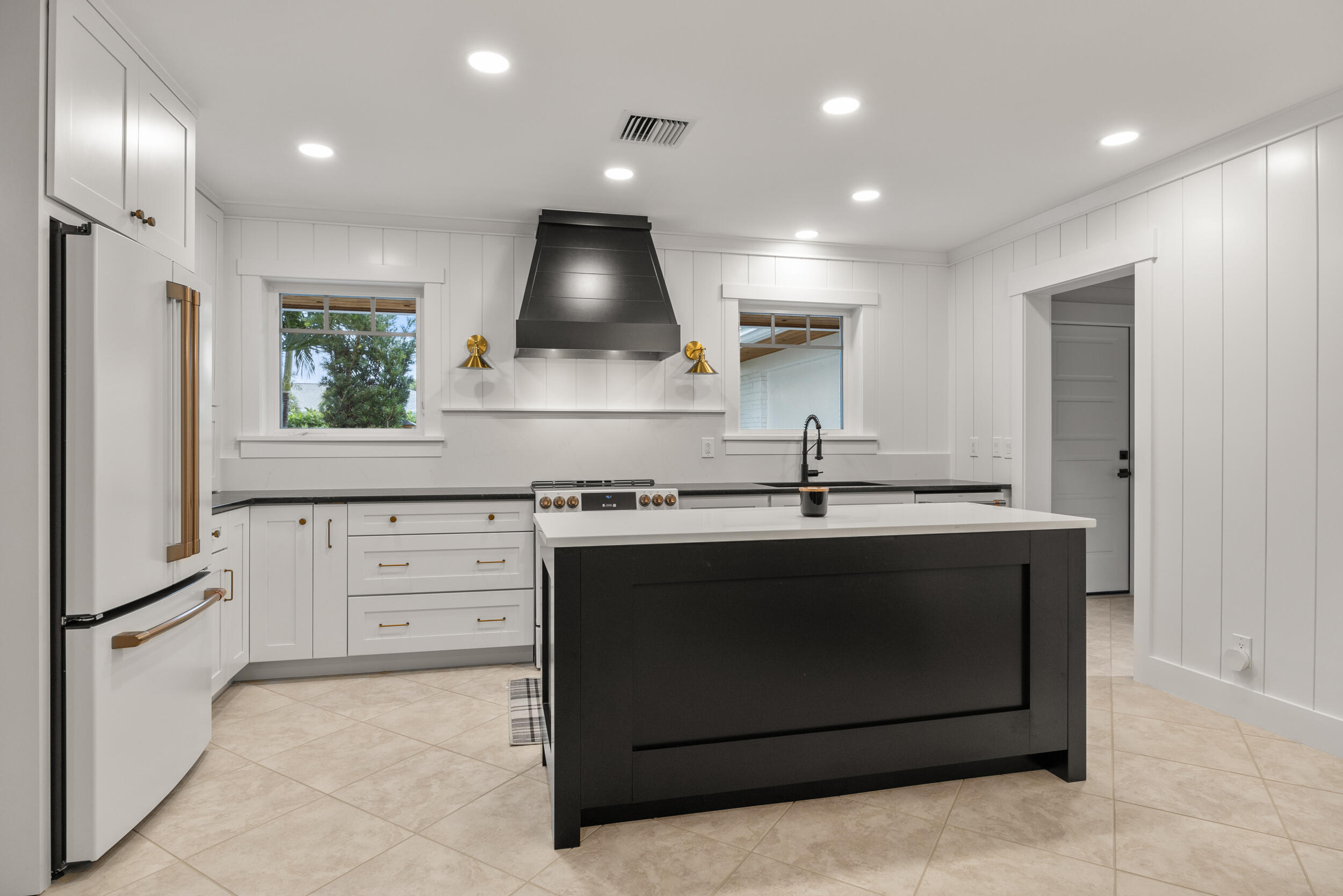 370 Mars Avenue Tequesta, FL 33469 - Photo 12 of 52 12_8p3a3748