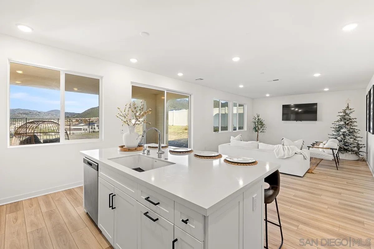 316 Canter Court Fallbrook, CA 92028 - Photo 15 of 62