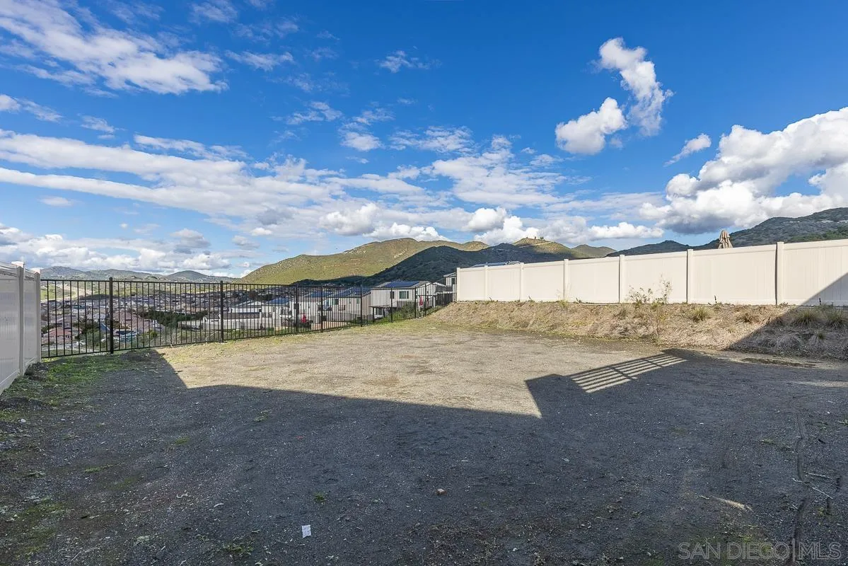 316 Canter Court Fallbrook, CA 92028 - Photo 37 of 62