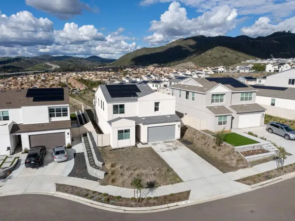 $963,000 | 316 Canter Court, Fallbrook, CA 92028