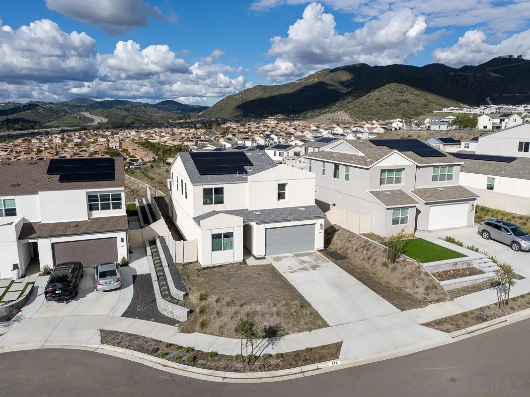 316 Canter Court Fallbrook, CA 92028 - Photo 4 of 62