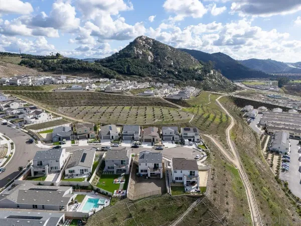 $963,000 | 316 Canter Court, Fallbrook, CA 92028