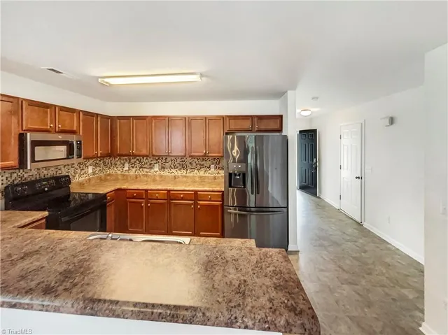 $275,000 | 4832 Old Towne Village Circle, Pfafftown, NC 27040