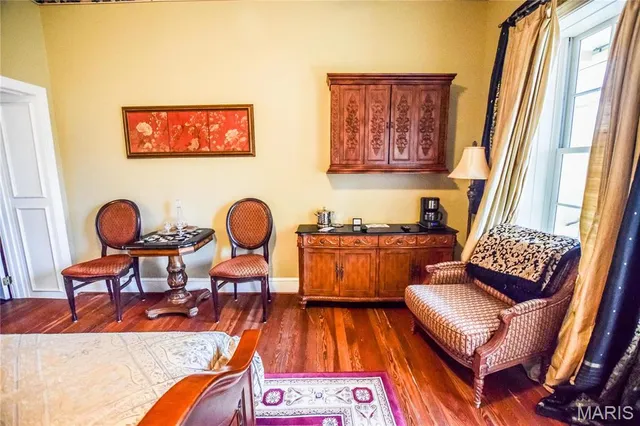 $775,000 | 16093 Highway West, Clarksville, MO 63336