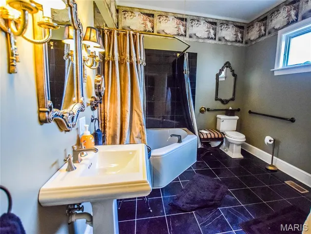 $775,000 | 16093 Highway West, Clarksville, MO 63336