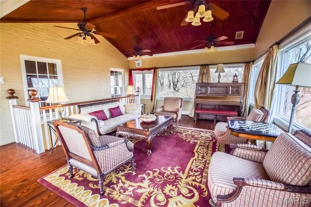 $775,000 | 16093 Highway West, Clarksville, MO 63336